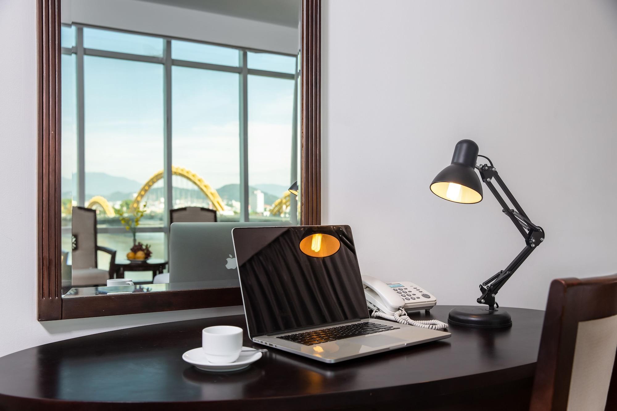 Da Nang Riverside Hotel Екстер'єр фото